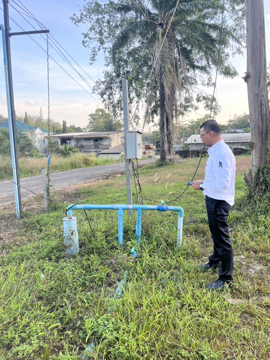 กปภ.สาขาท่าแซะ ลงพื้นที่ตรวจสอบแหล่งน้ำดิบสำรองกรณีเกิดภัยแล้งและเตรียมการรับมือภัยแล้งสำรวจบ่อบาดาลของ กปภ.และหน่วยงาน อปท ในพื้นที่ เพื่อป้องกันความเสี่ยงด้านภัยแล้งต่อไป