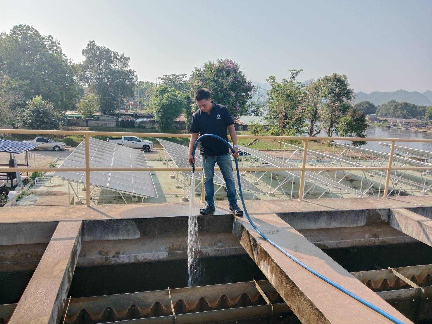 กปภ.สาขากาญจนบุรี ทำกิจกรรมล้างถังตกตะกอน โรงกรองน้ำขนาด 600 ลบ.ม./ชม. สถานีผลิตน้ำแม่ข่ายกาญจนบุรี