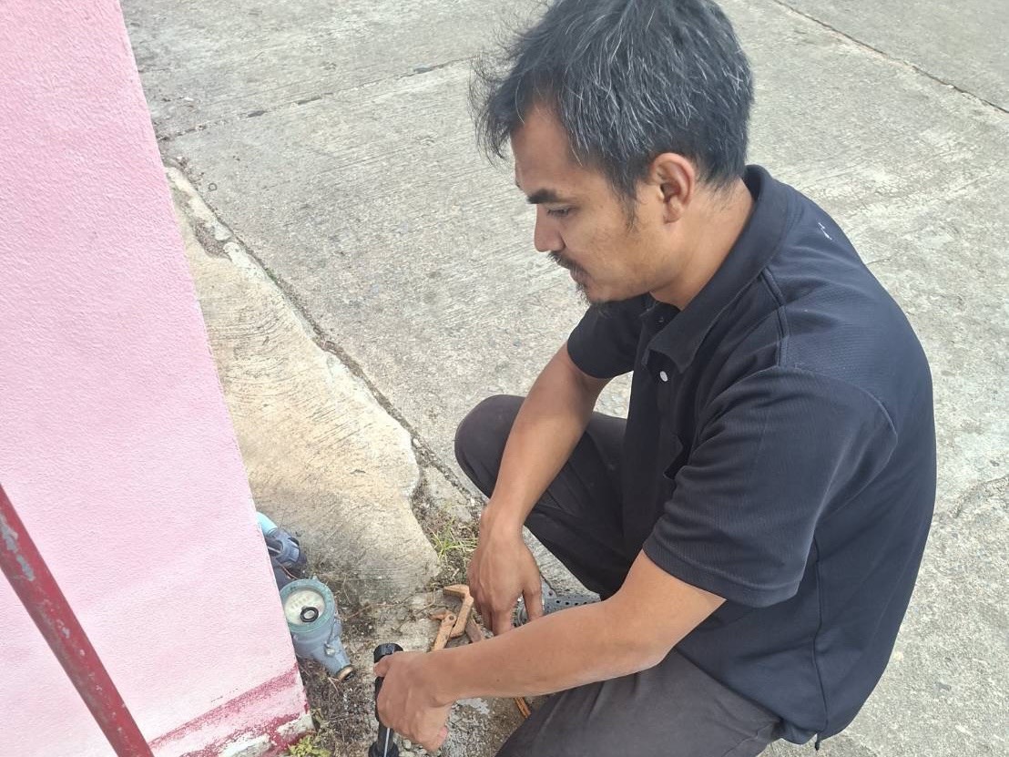 การประปาส่วนภูมิภาคสาขาอ่าวลึก ลงพื้นที่ตามโครงการ "ผู้ใช้น้ำมั่นใจ กปภ.เช็คชัวร์" โดยทำการตรวจสอบแรงดันน้ำ บริเวณพื้นที่ตำบลอ่าวลึกใต้ อำเภออ่าวลึก จังหวัดกระบี่