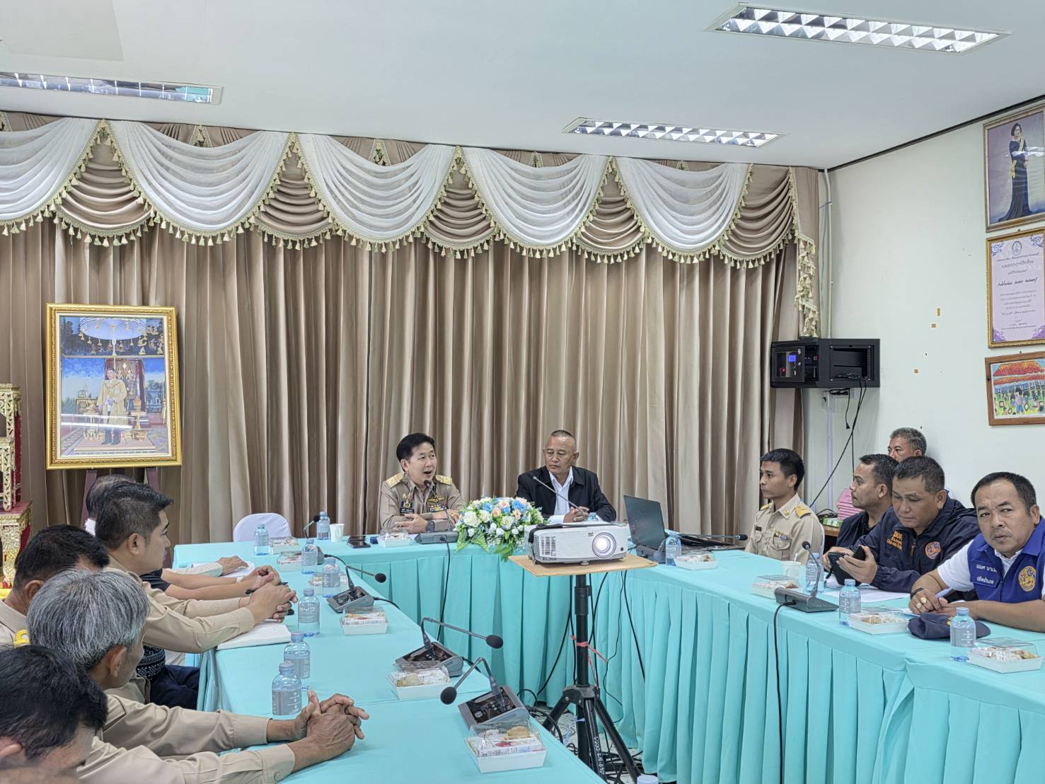 กปภ.สาขาปราณบุรี ร่วมประชุมแก้ไขปัญหาภัยแล้ง เตรียมพร้อมรับมือปัญหาน้ำขาดแคลนในพื้นที่