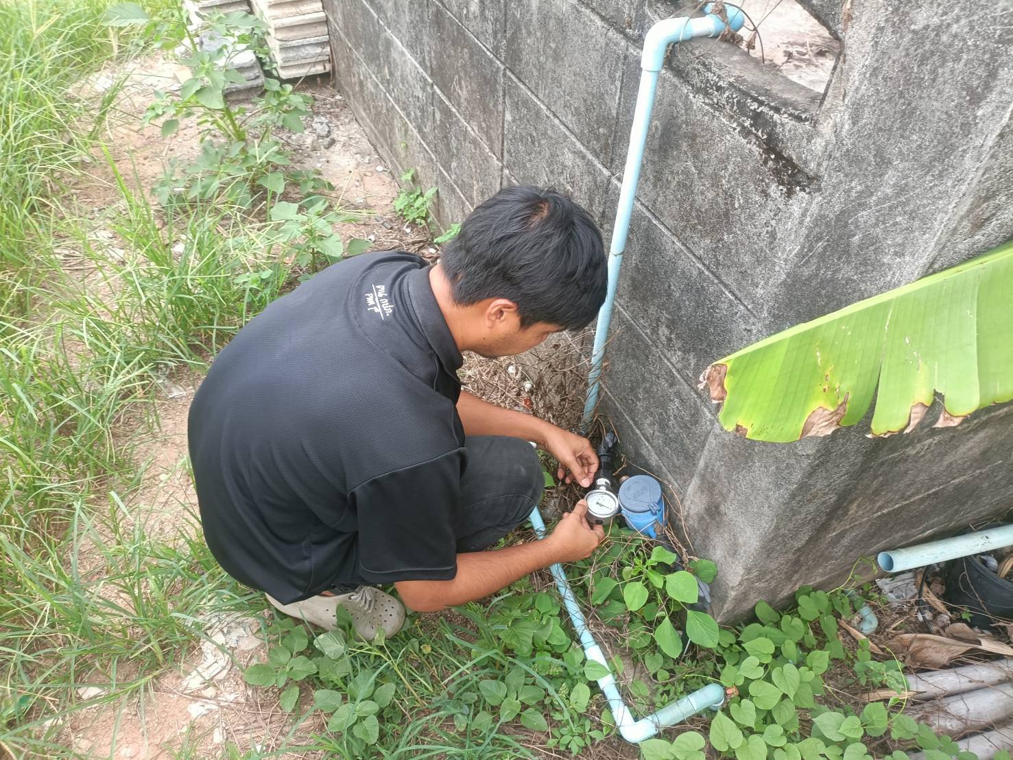 การประปาส่วนภูมิภาคสาขาอ่าวลึก ลงพื้นที่ตามโครงการ "ผู้ใช้น้ำมั่นใจ กปภ.เช็คชัวร์" โดยทำการตรวจสอบแรงดันน้ำ บริเวณพื้นที่อำเภออ่าวลึก จังหวัดกระบี่