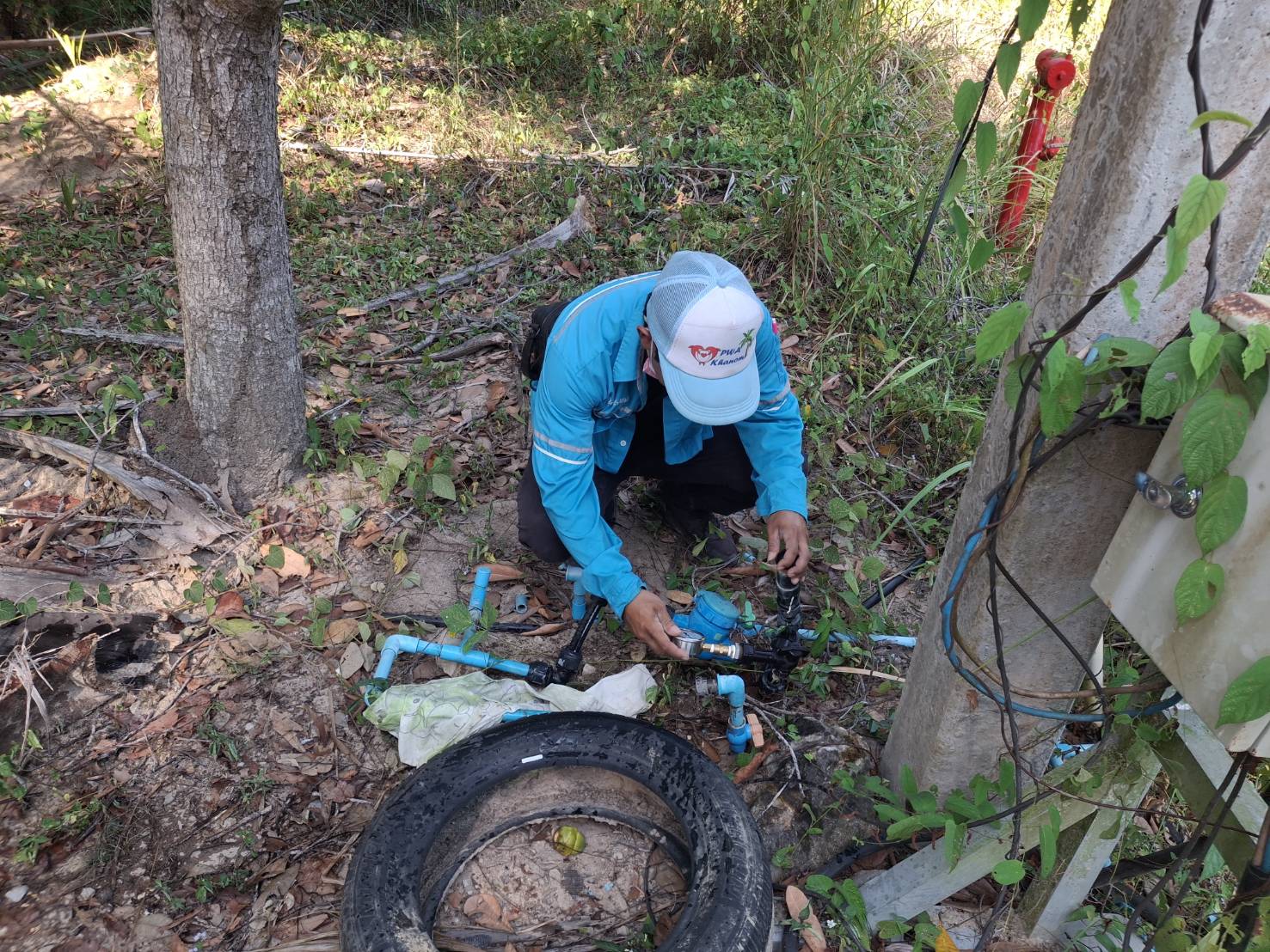 กปภ.สาขาขนอม ลงพื้นที่ ตรวจวัดแรงดันน้ำ แก้ปัญหาน้ำไหลอ่อน!