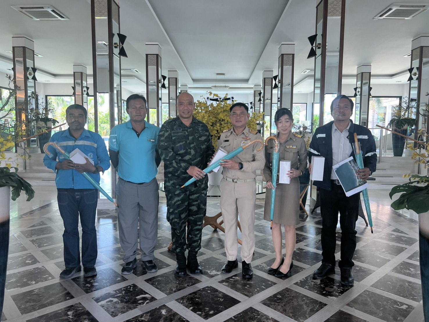 กปภ.สาขาปราณบุรี เข้าพบผู้บริหารสวนสนประดิพัทธ์  หารือการขยายเขตการจ่ายน้ำประปา และประเภทผู้ใช้น้ำ