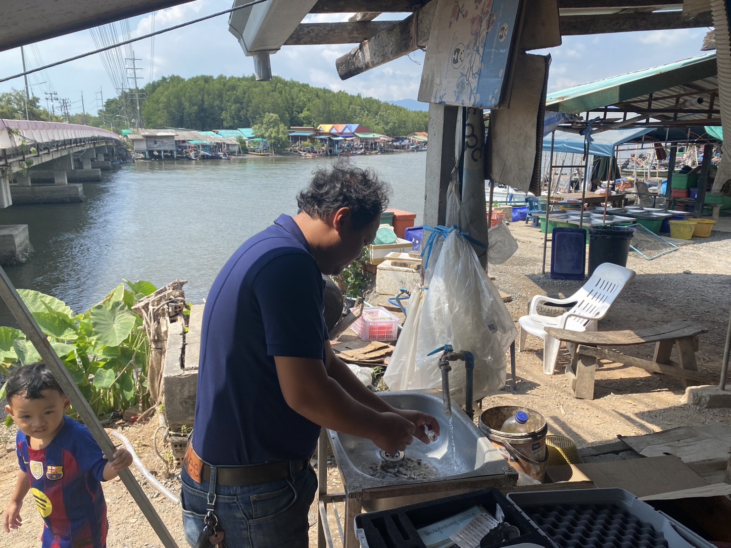 กปภ.สาขาขนอม ดำเนินการตรวจสอบคุณภาพน้ำประปา ณ ตลาดสดบางแพง และตลาดบางโหนด ต.ขนอม อ.ขนอม จ.นครศรีธรรมราช