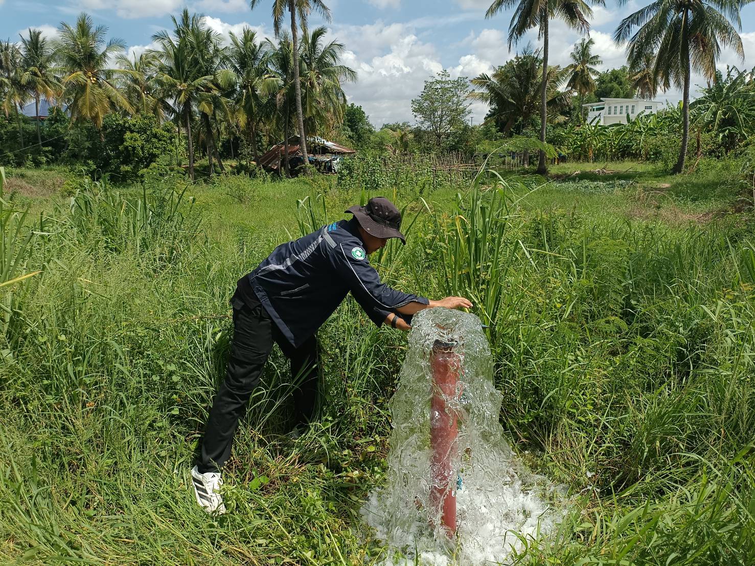 กปภ.สาขาจัตุรัส ทำการโบล์ทน้ำ ระบายตะกอน เพื่อเพิ่มประสิทธิภาพของคุณภาพน้ำ
