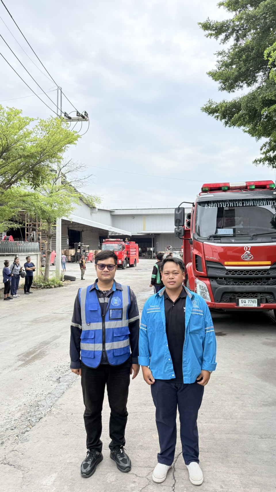 กปภ.สาขาสมุทรสาคร (พ) สนับสนุนน้ำในการระงับเหตุเพลิงไหม้ บริษัท ไอ สแตนเลส สตีล จำกัด