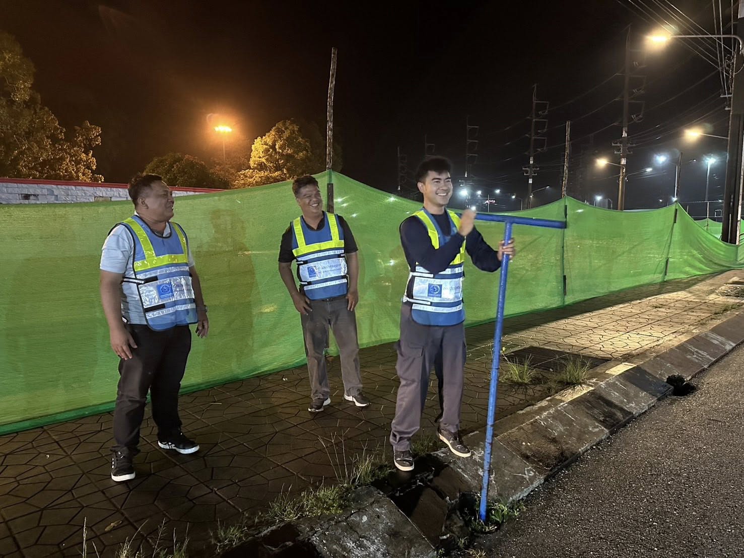 กปภ.สาขาตะกั่วป่า ดำเนินงานตามแผนบริหารจัดการน้ำสูญเสียเชิงรุก ทำ Step Test ลงพื้นที่เดินเท้าหาท่อแตกรั่ว พร้อมซ่อมปิดจุด เพื่อลดการเกิดน้ำสูญเสีย